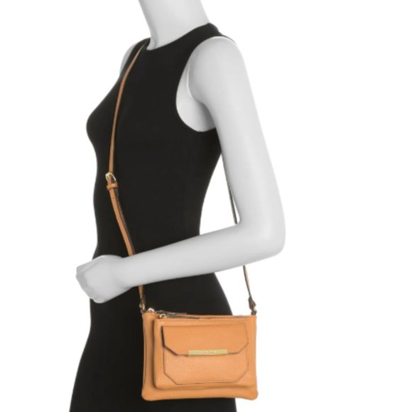 BNWT Nanette Lepore Jarson Double Zip Flap Crossbody (OS) IN RICE 👜 - Picture 2 of 4